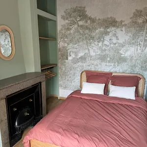 Avec Une Chambre , Lyon France